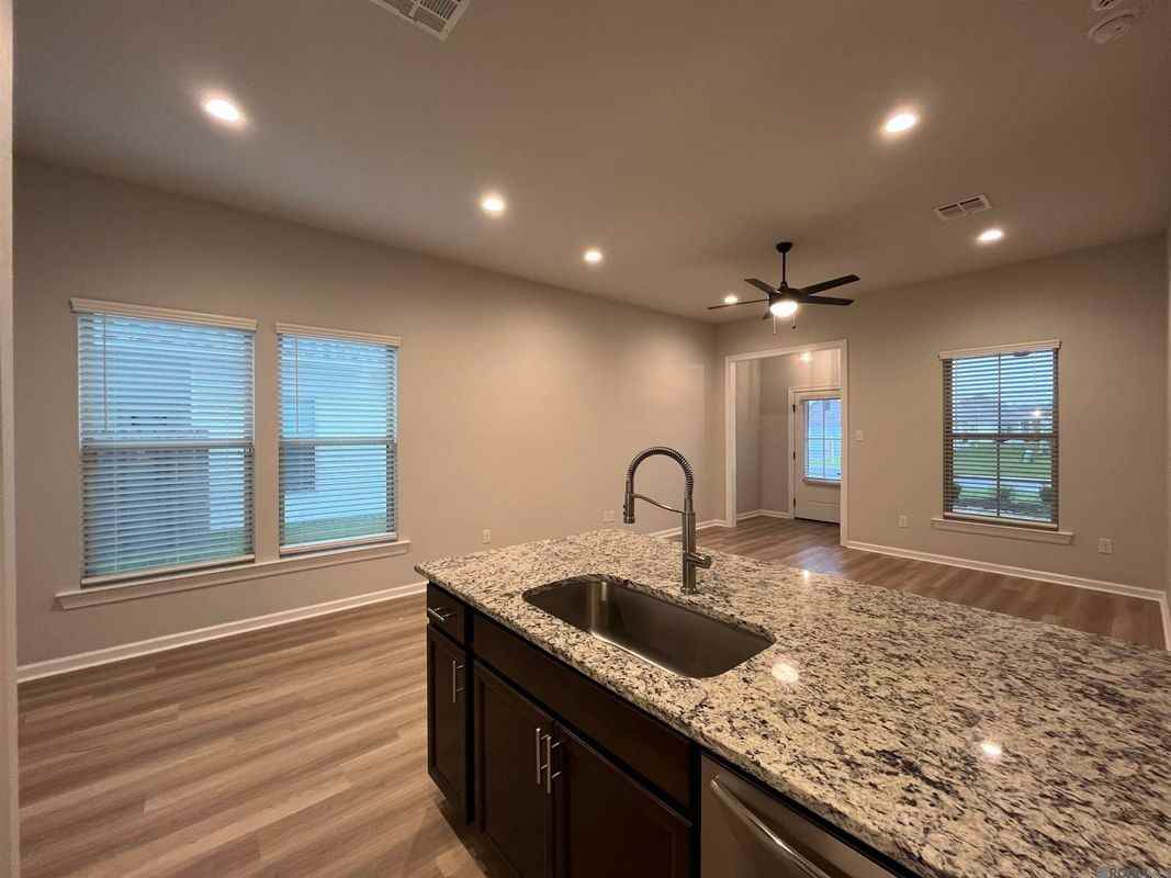 28439 Middlebrook Way - Photo 5 of 19