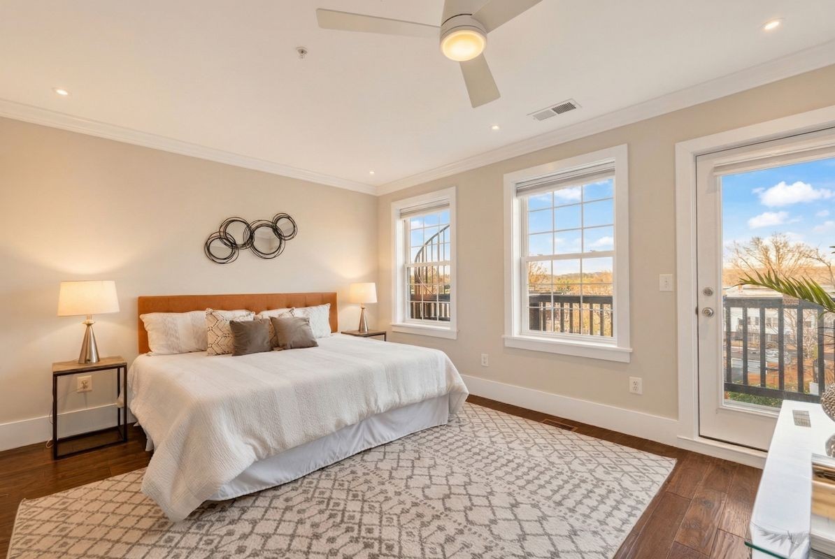 1711 D St Se ##2 - Photo 3 of 3