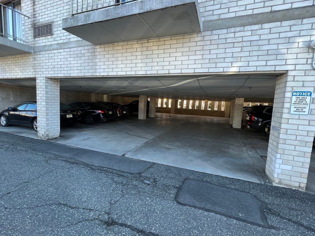 281 Park St ##2i - Photo 2 of 9