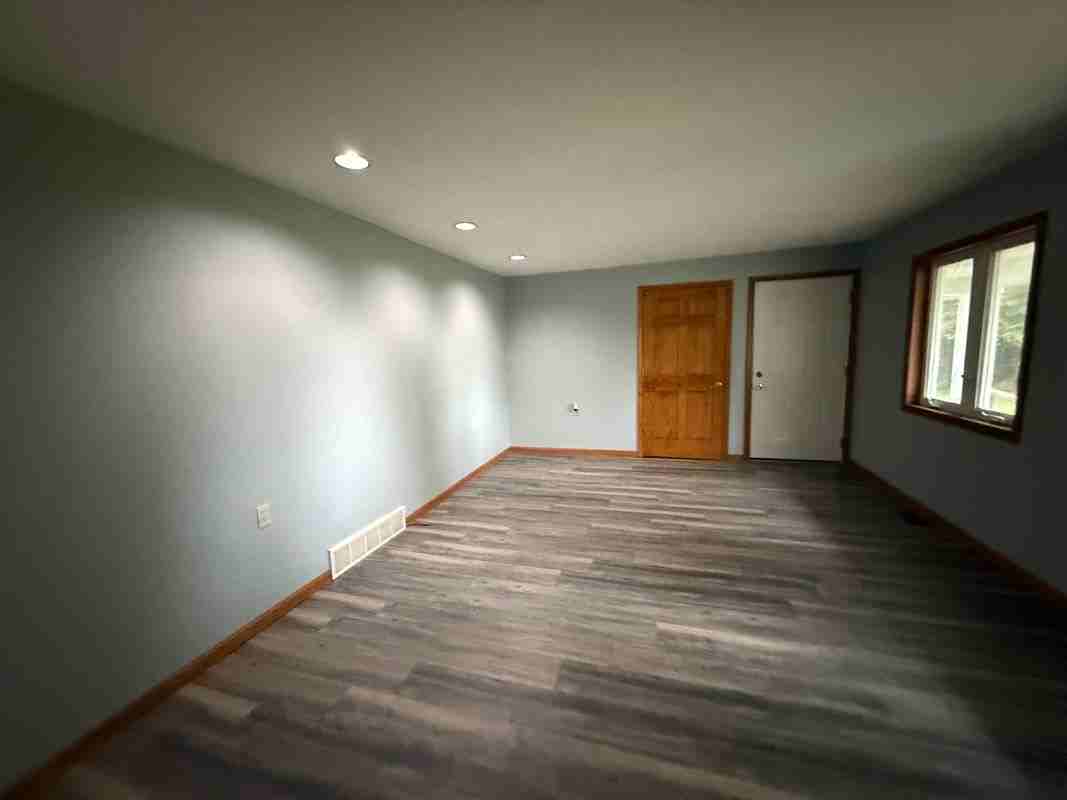 386 S Brooke St - Photo 4 of 25