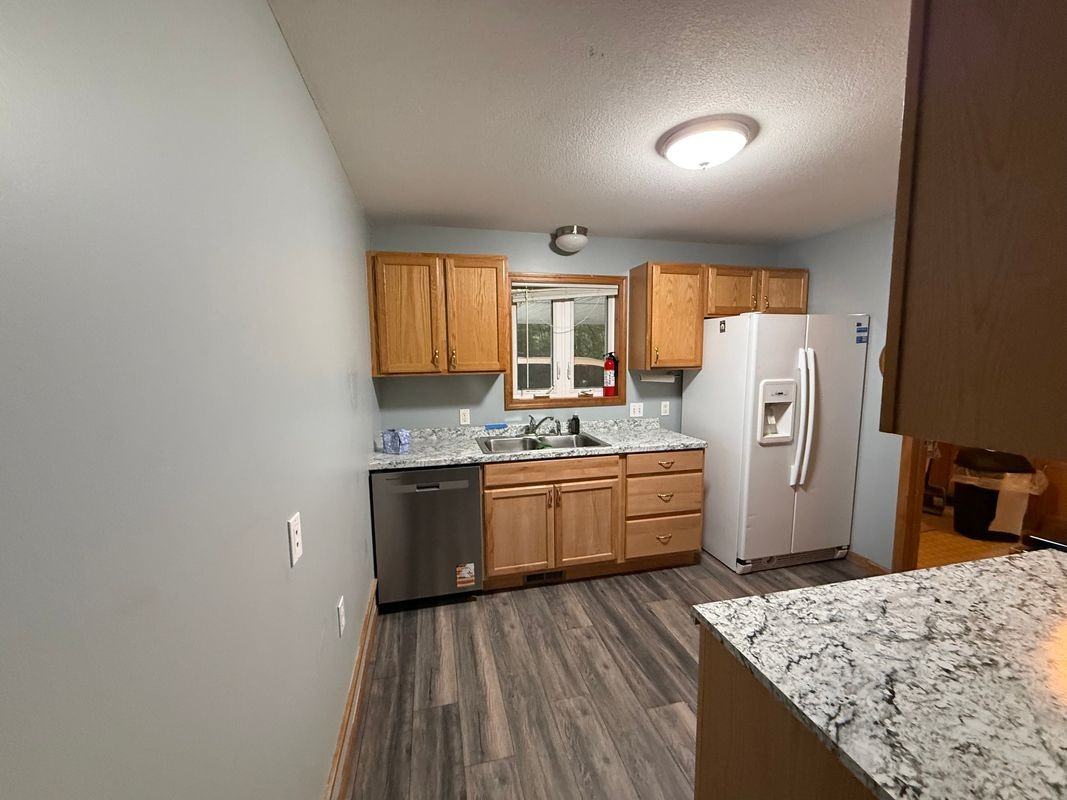 386 S Brooke St - Photo 5 of 25