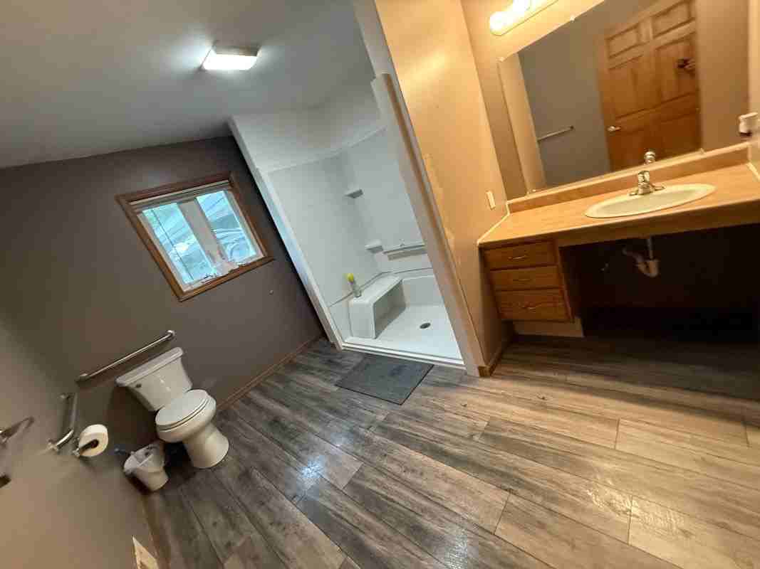 386 S Brooke St - Photo 7 of 25