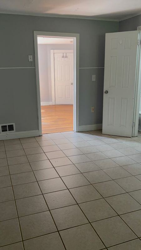 135 York St ##2fl - Photo 2 of 7
