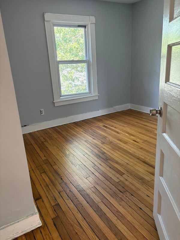 135 York St ##2fl - Photo 4 of 7