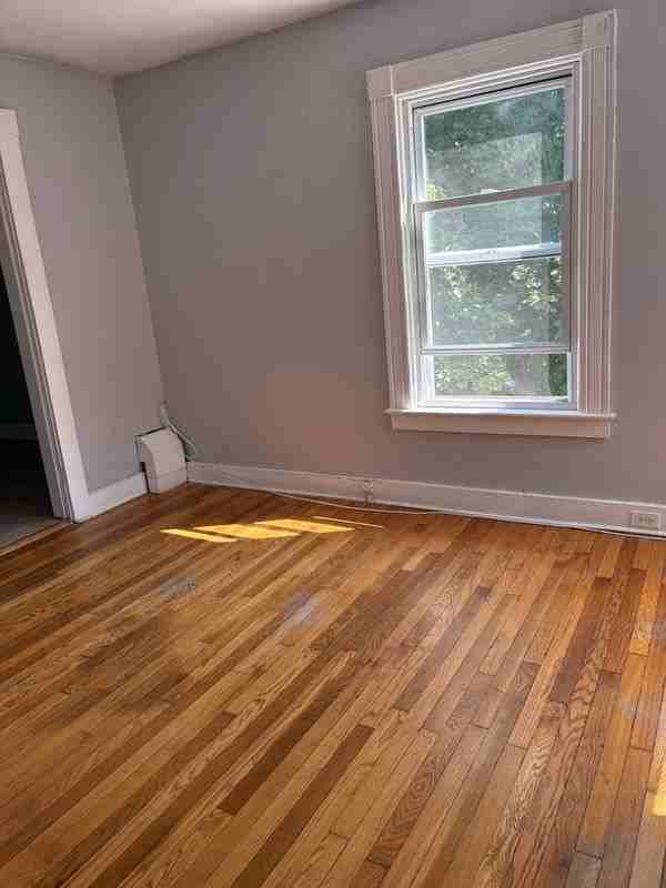 135 York St ##2fl - Photo 5 of 7