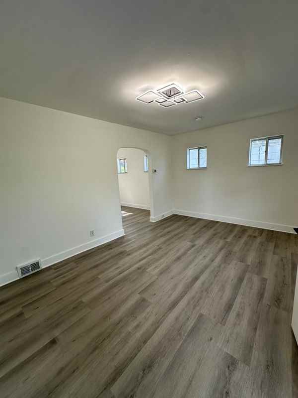 436 Cline St - Photo 3 of 11
