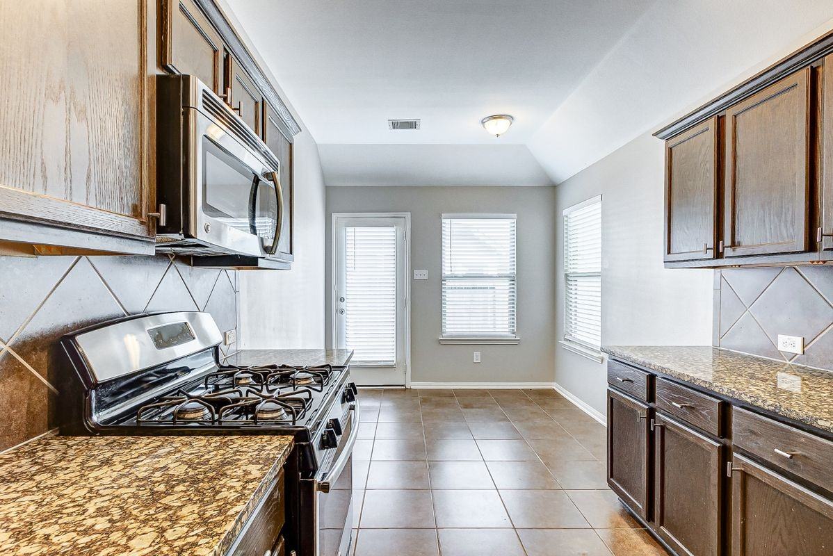 12943 Pecan Shores Dr - Photo 5 of 11