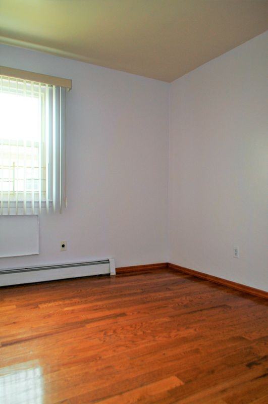 12107 Guy R Brewer Blvd - Photo 6 of 8