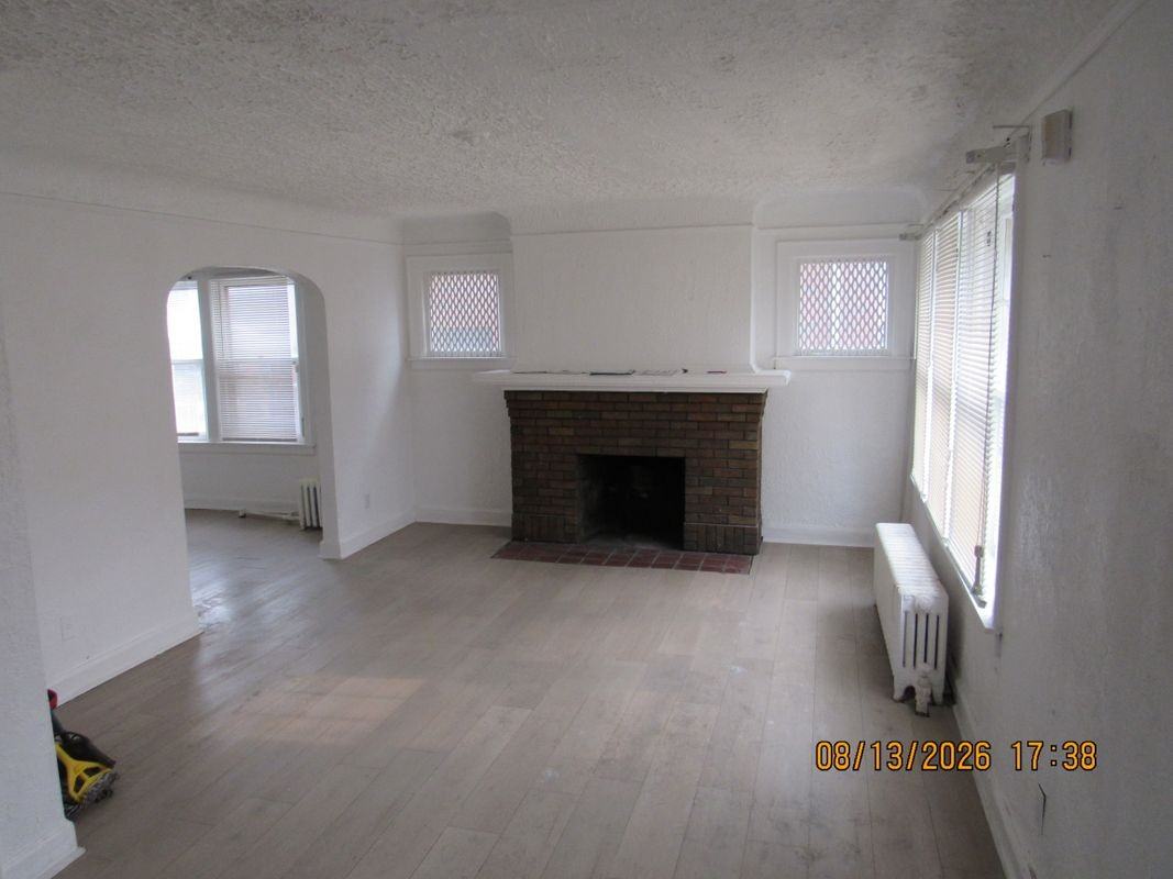 16254 Linwood St - Photo 2 of 4