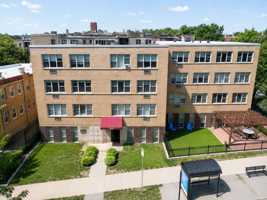 featured image of 7070 N Sheridan Rd