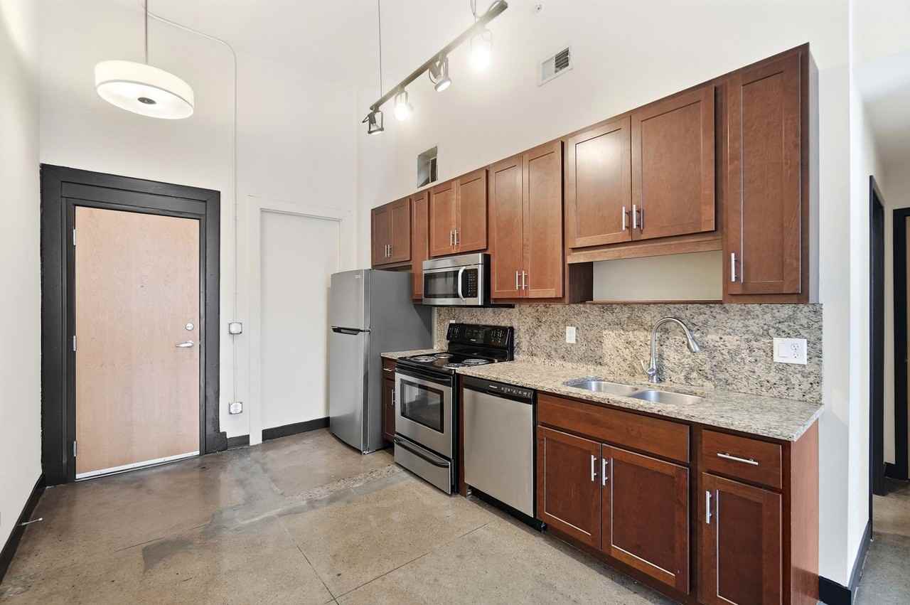 Windsor Flats - Photo 4 of 50