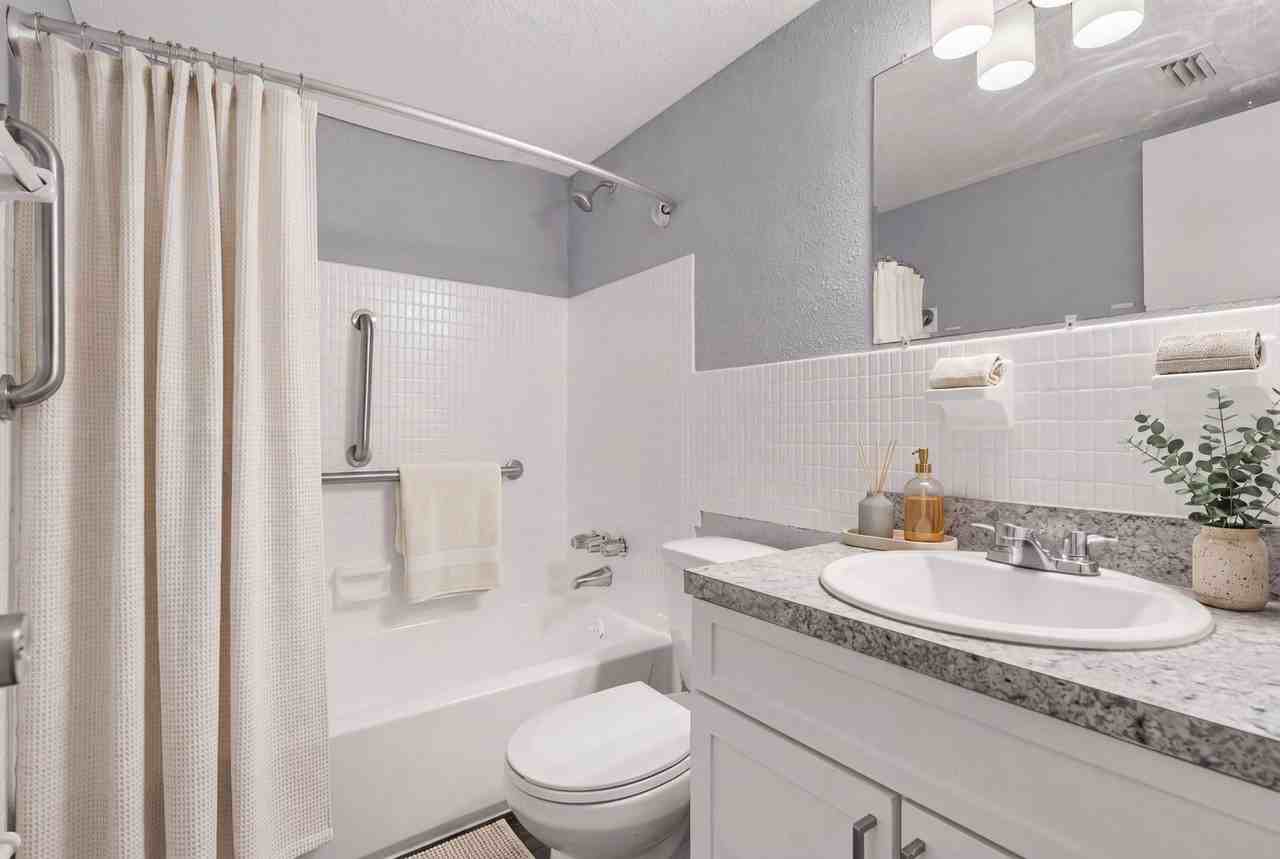 Loft at Third Apartments | Renovated 1 & 2 Bedroom Apartments - Photo 5 of 50