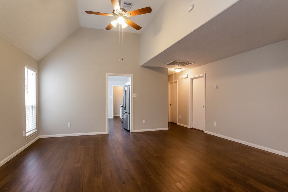 13527 Ambrose St - Photo 2 of 15