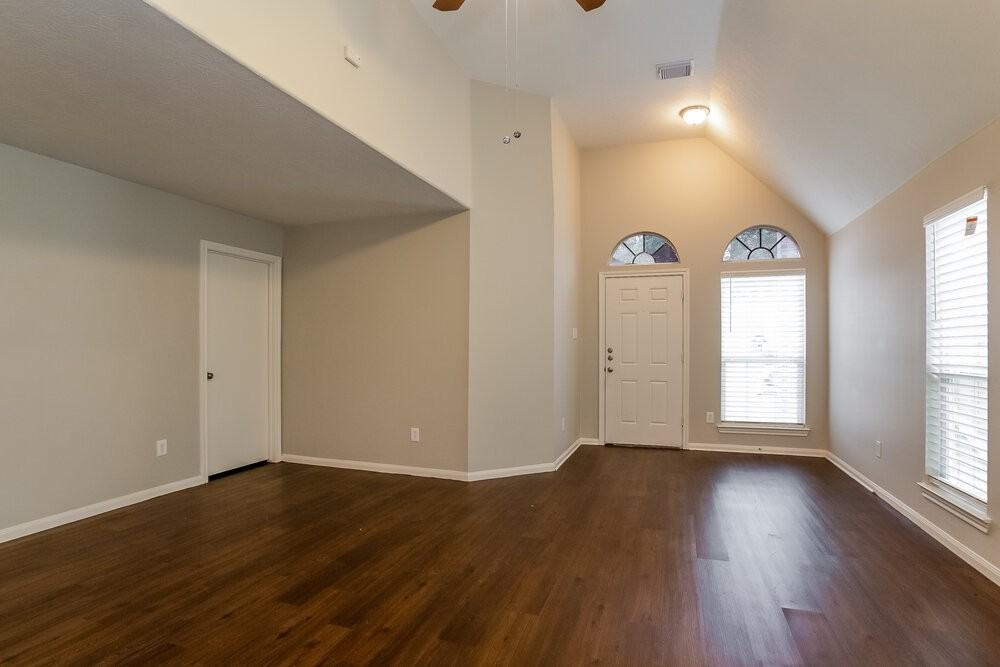 13527 Ambrose St - Photo 4 of 15