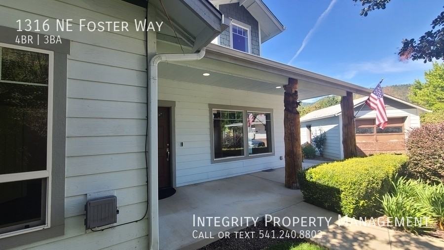 1316 Ne Foster Way - Photo 4 of 28
