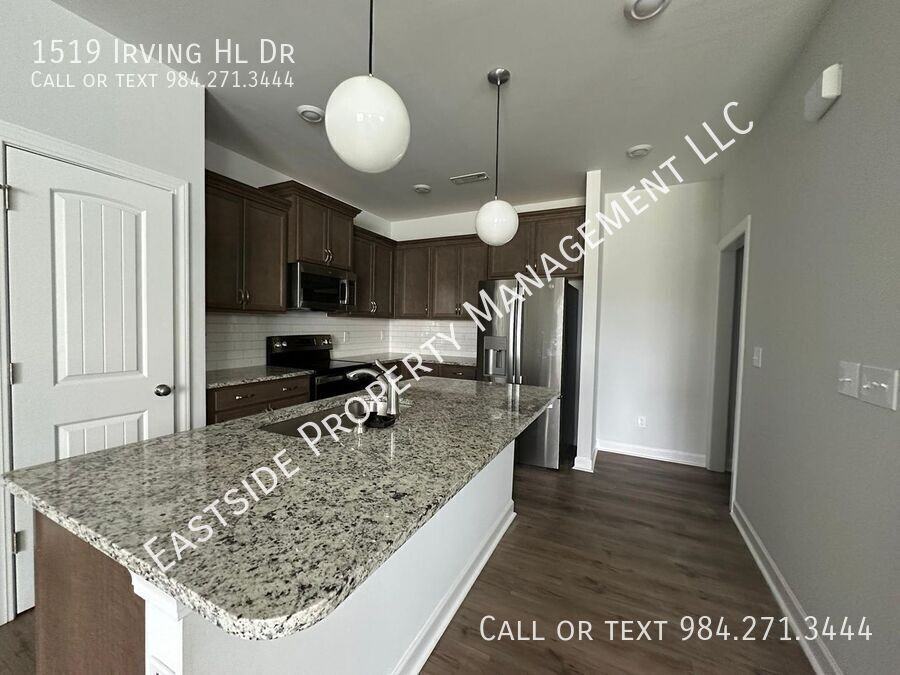 1519 Irving Hill Dr - Photo 3 of 23