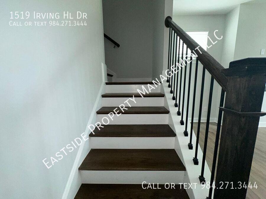 1519 Irving Hill Dr - Photo 5 of 23