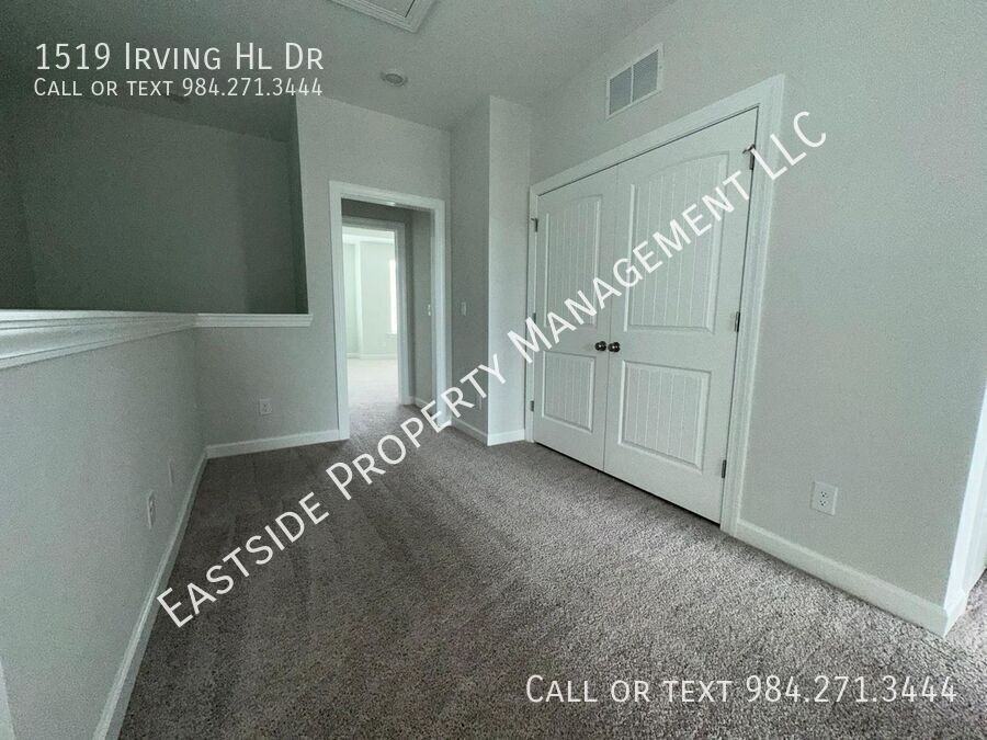 1519 Irving Hill Dr - Photo 7 of 23