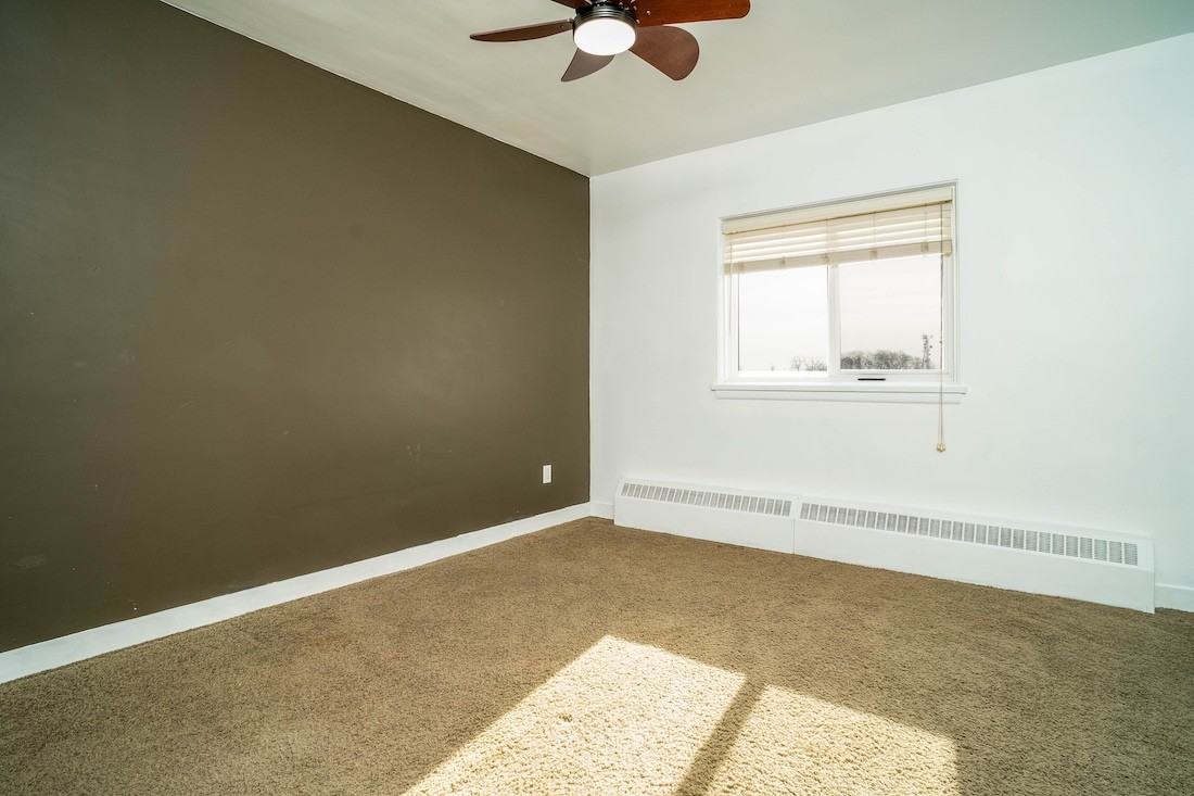565 Corydon Ave - Photo 7 of 12