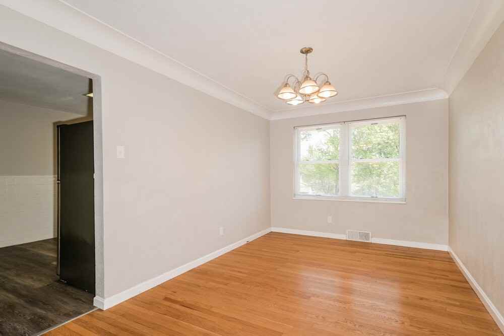 605 Plantmore Dr - Photo 7 of 17