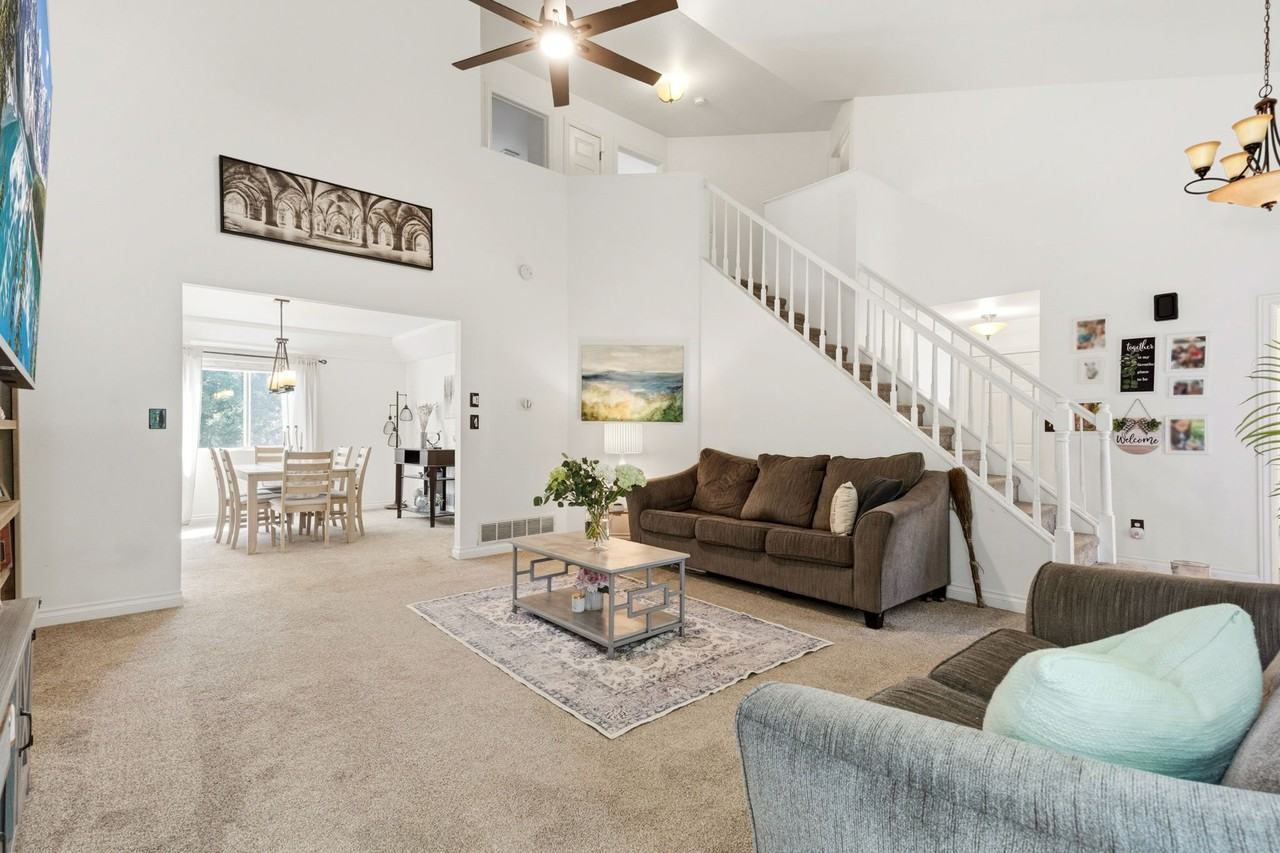 6407 Compton Rd - Photo 3 of 17