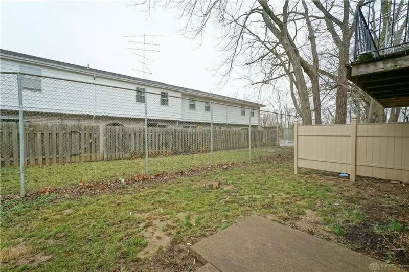 5375 Dunmore Dr - Photo 3 of 11