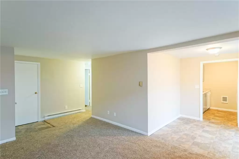 5375 Dunmore Dr - Photo 4 of 11