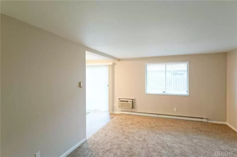 5375 Dunmore Dr - Photo 5 of 11