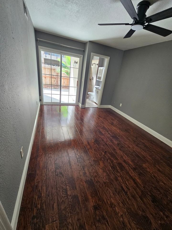 2538 Antoine Ct - Photo 3 of 18