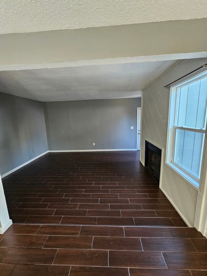 2538 Antoine Ct - Photo 4 of 18