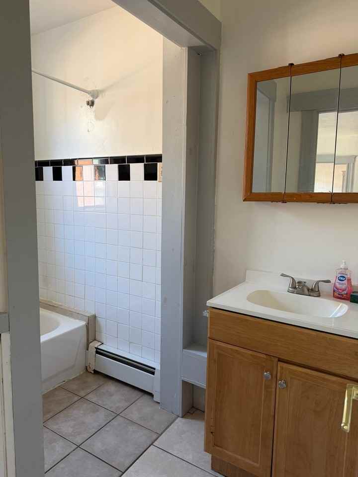 139 Lawlor St #1FL - Photo 2 of 5