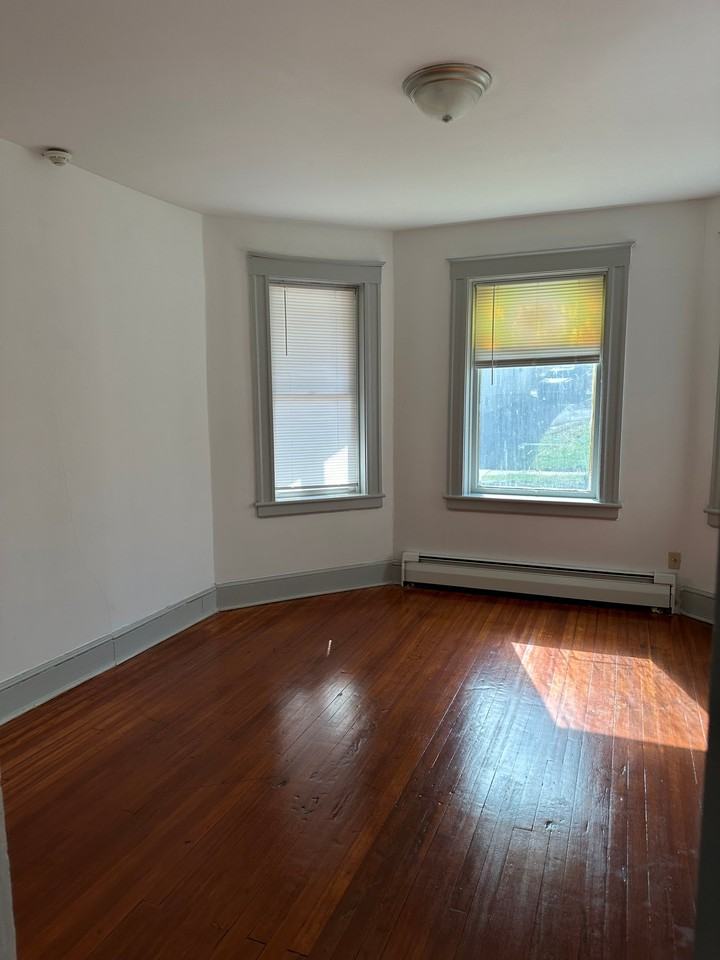 139 Lawlor St #1FL - Photo 5 of 5
