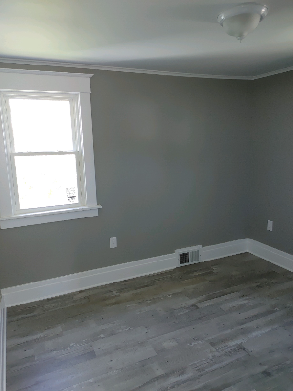 342 Davidson Ave - Photo 4 of 12