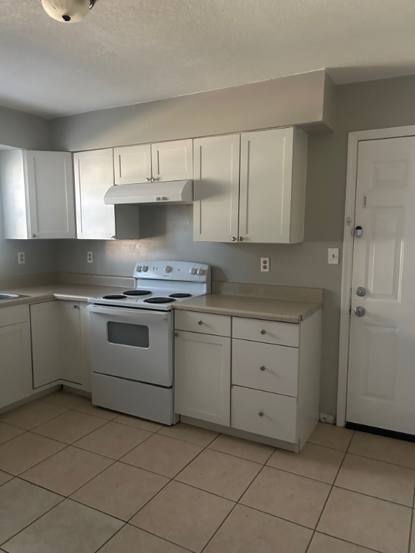 1026 Birchwood Ct #2 - Photo 4 of 7
