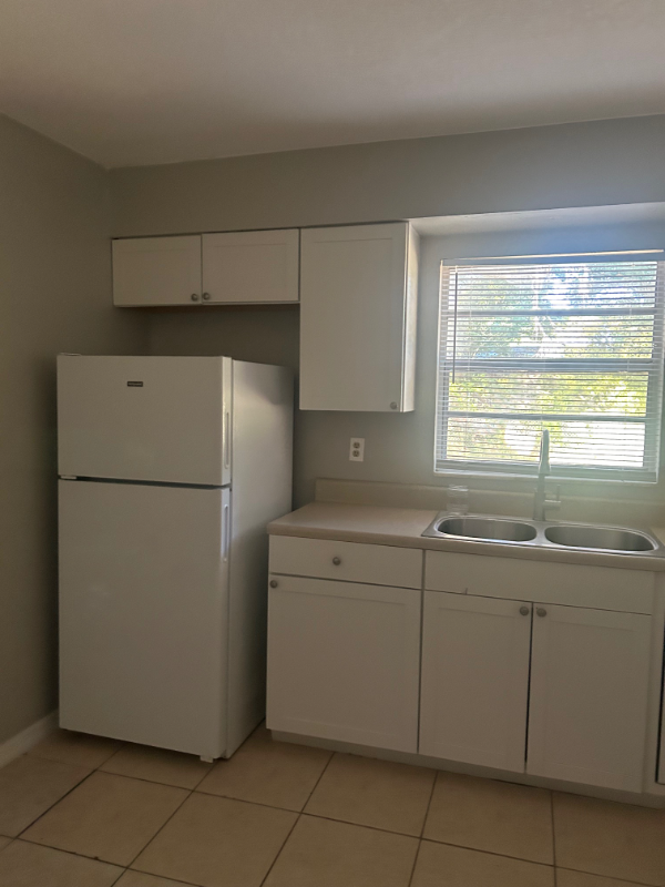 1026 Birchwood Ct #2 - Photo 5 of 7