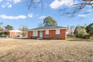 featured image of 4009 Glenridge Rd