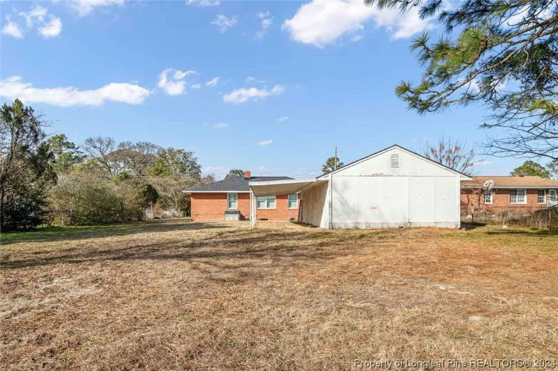 4009 Glenridge Rd - Photo 7 of 34