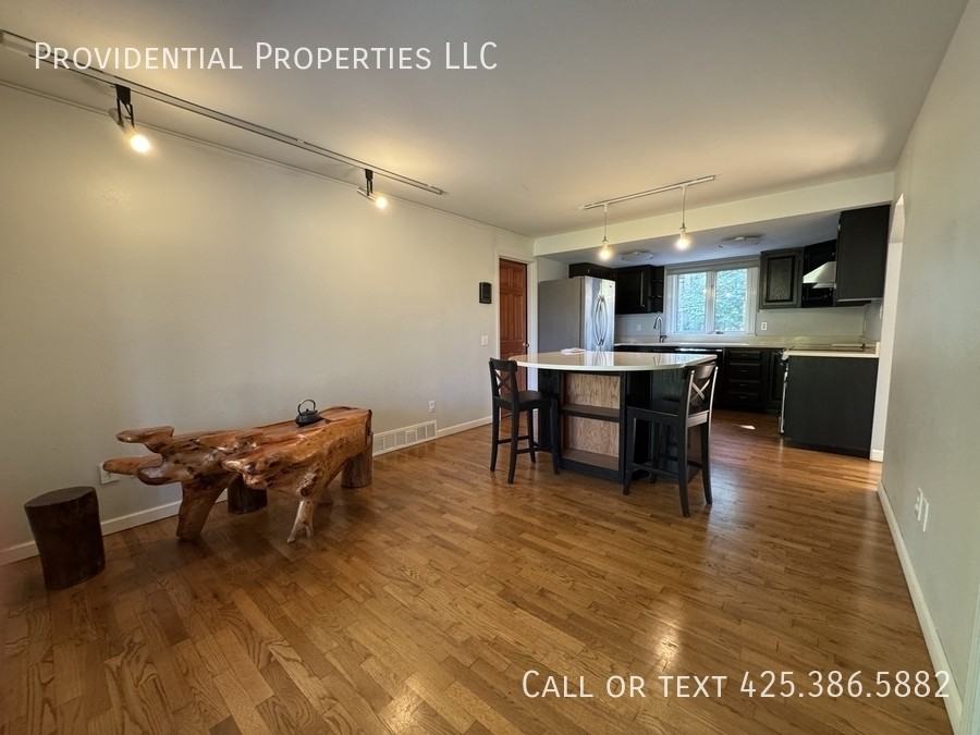 3047 W Lake Sammamish Pkwy Ne - Photo 5 of 43