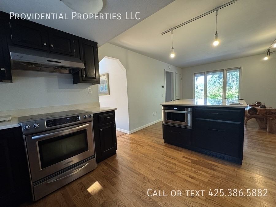 3047 W Lake Sammamish Pkwy Ne - Photo 7 of 43