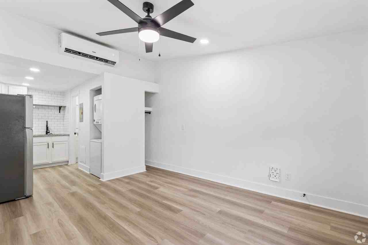 Flats at 2875 - Photo 2 of 21