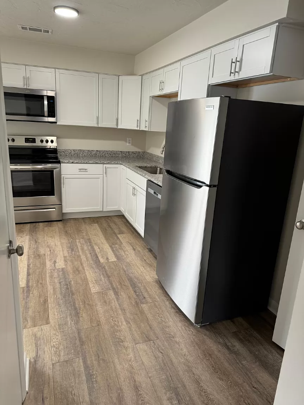 146 Mussetta St - Photo 4 of 20