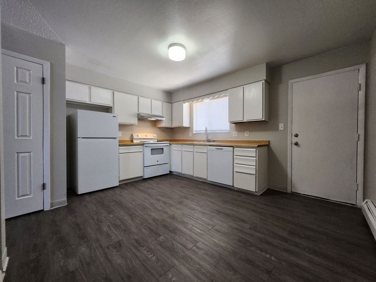 49 Chestnut Dr #A - Photo 2 of 20