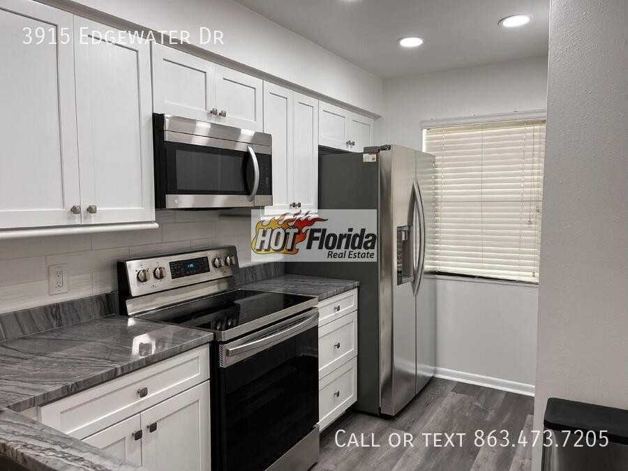 3915 Edgewater Dr - Photo 6 of 28