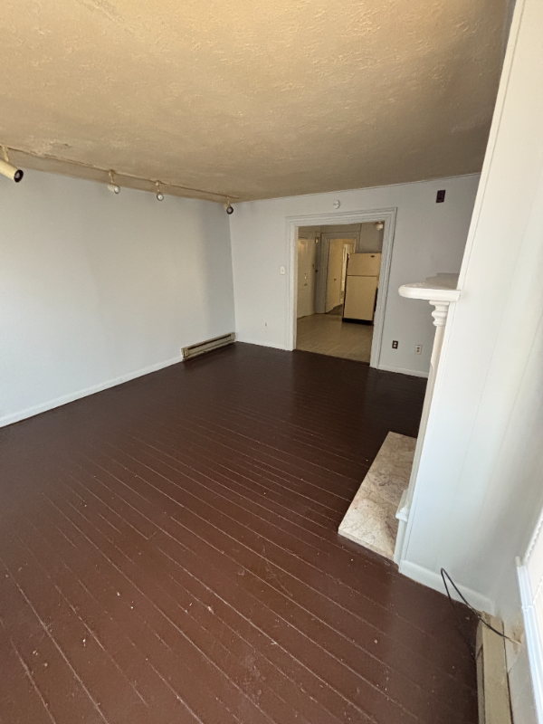 215 S Raleigh St #B - Photo 3 of 9