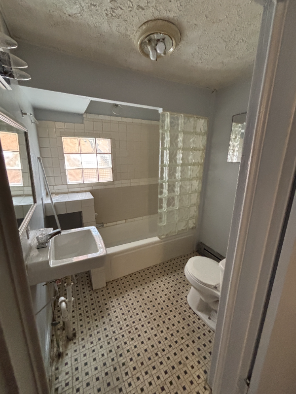 215 S Raleigh St #B - Photo 7 of 9