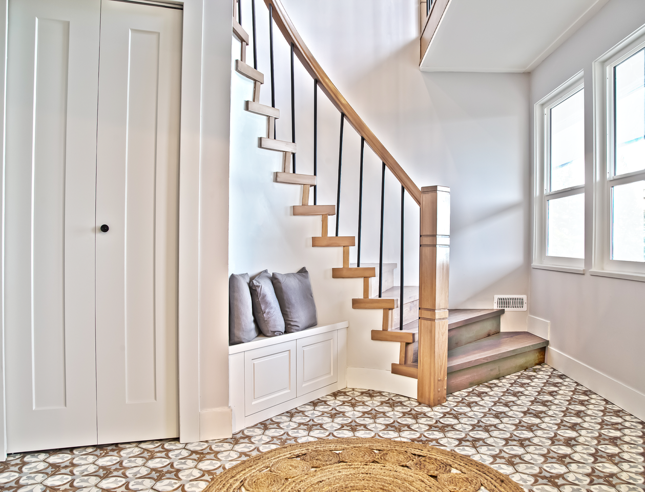 5128 Francisco Court - Photo 4 of 27