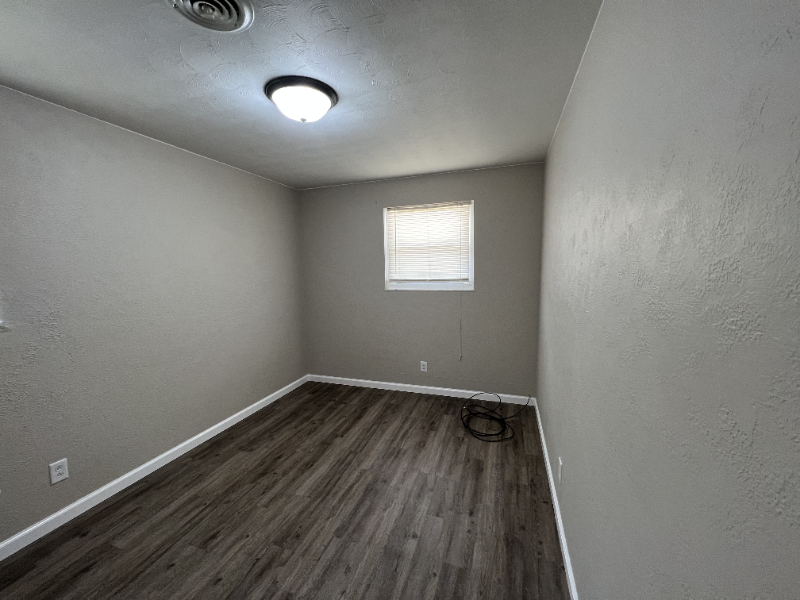 618 N Ohio St - Photo 3 of 9