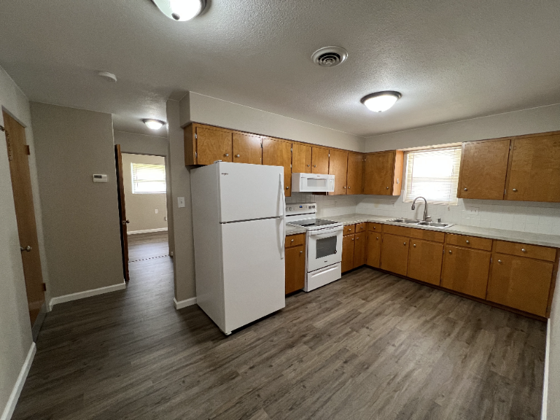 618 N Ohio St - Photo 7 of 9