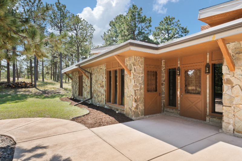 11130 Burgess Ln - Photo 2 of 28