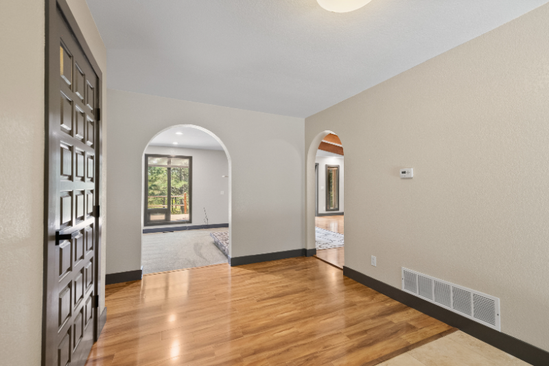 11130 Burgess Ln - Photo 4 of 28